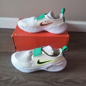 Nike Flex Runner 3 Have A Nice Day 3.5Y Youth Green/White/Orange